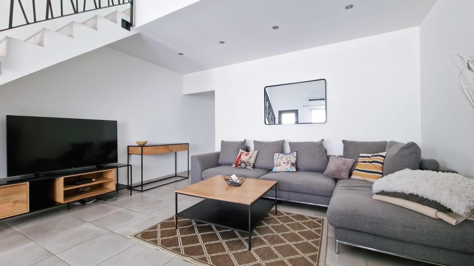 Appartement Plein Centre Bernis Eksteriør billede